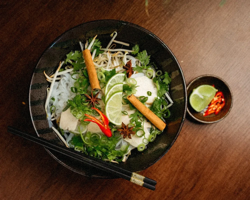 Kim Viet Pho — Pho-Bowl von oben